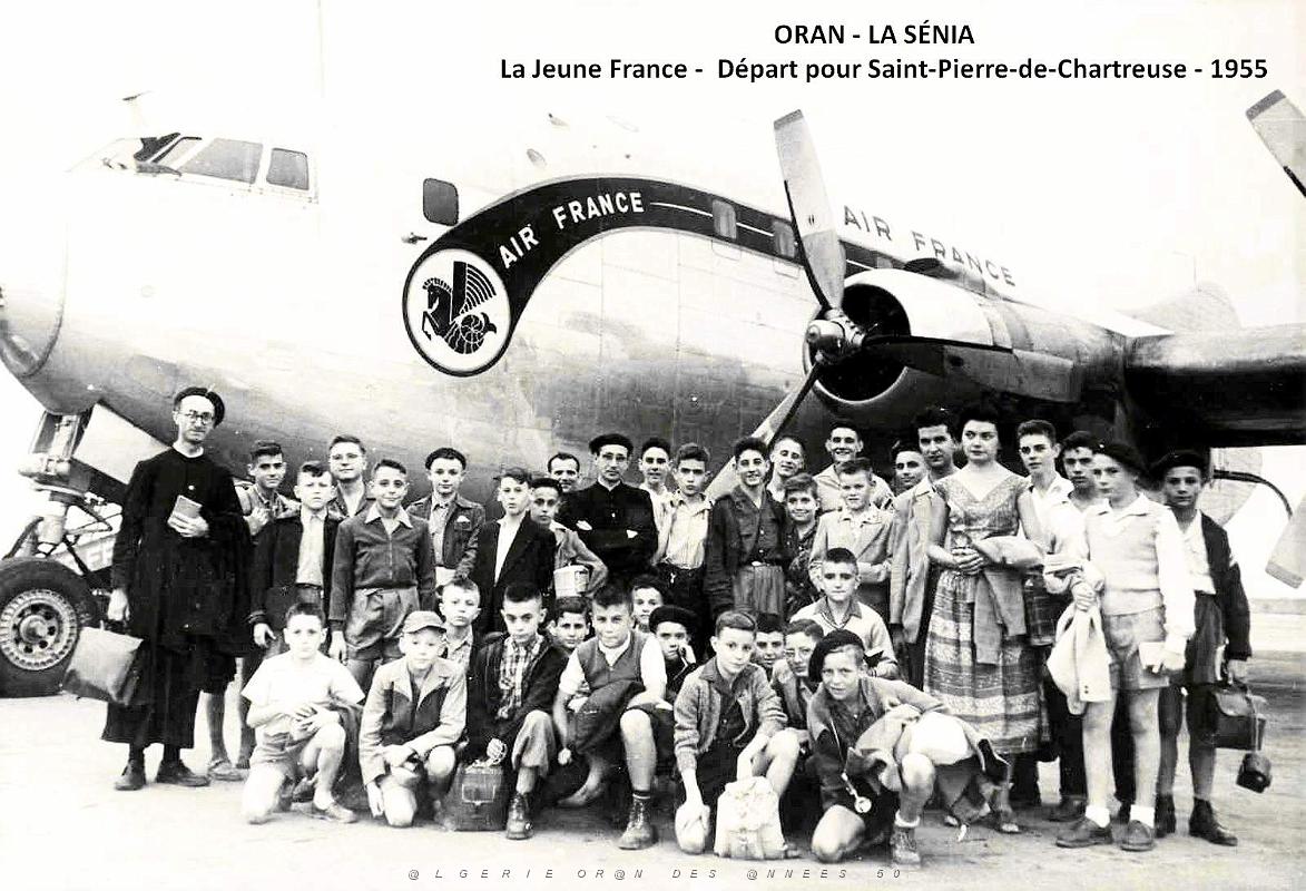 1665- Oran - La Senia - Jeune France - Depart pour Saint-Pierre-de-Chartreuse - 1955.jpg